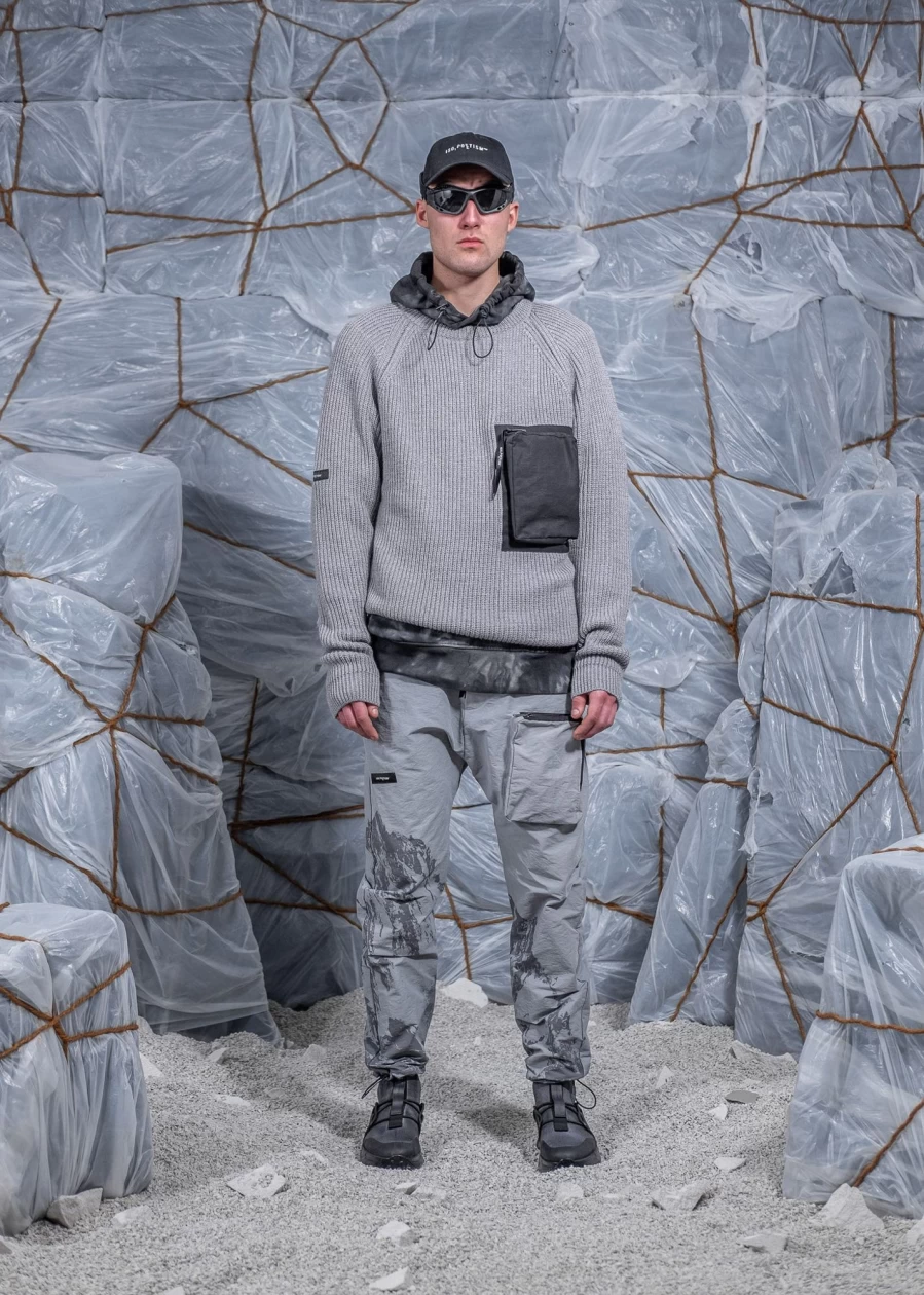 ISO.POETISM Knitted Sweater for Men & Women - Soft Winter Pullover, Trendy Unisex Design