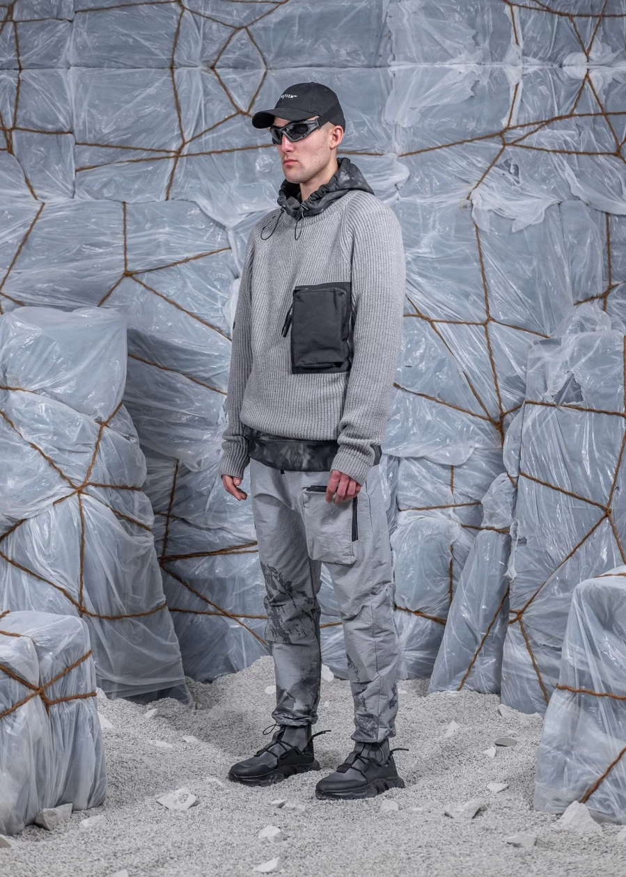 ISO.POETISM Knitted Sweater for Men & Women - Soft Winter Pullover, Trendy Unisex Design