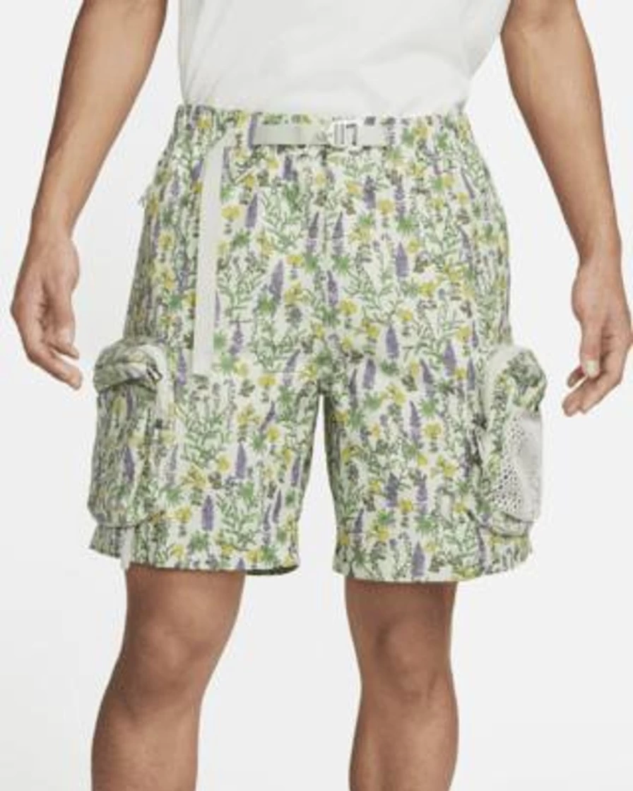 Nike ACG Snowgrass Men's Water-Repellent Cargo Shorts with All-Over Print for Outdoor Adventures