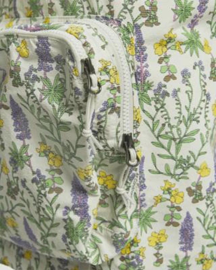 Nike ACG Snowgrass Men's Water-Repellent Cargo Shorts with All-Over Print for Outdoor Adventures